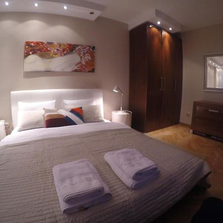 Apartments Near St. Sava Temple ベオグラード エクステリア 写真